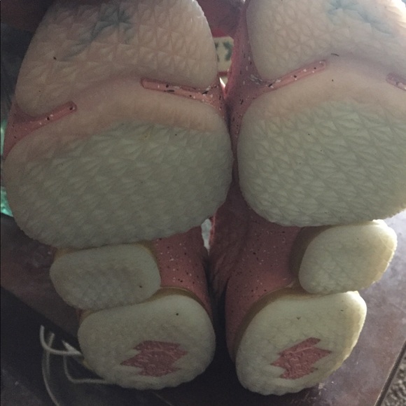 Size 5 - Picture 2 of 3